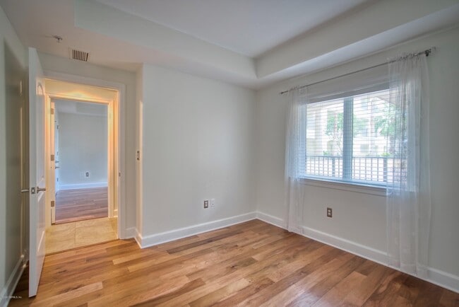 Building Photo - 525 3rd St N