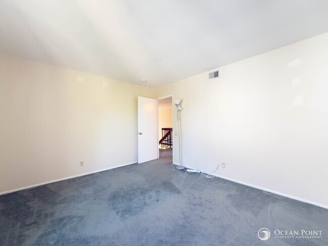 Building Photo - 4 Bedroom Home for Rent in Moorpark!