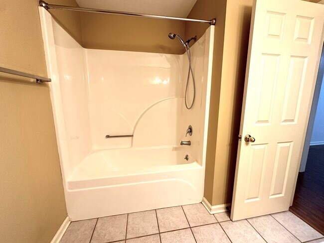 Building Photo - 521 N French Quarter Dr