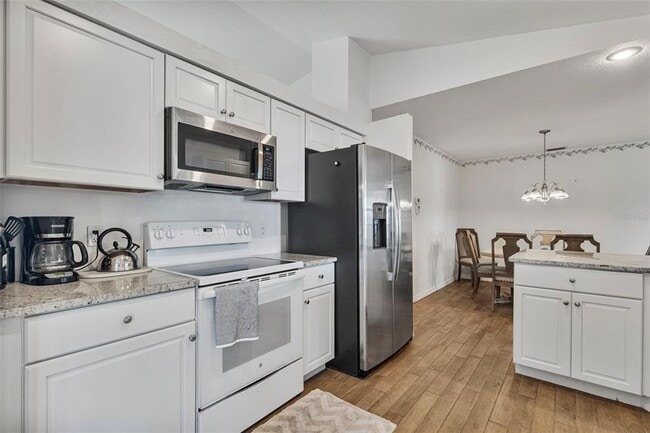 Building Photo - 6460 Blueberry Dr