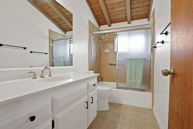 Building Photo - Coastal Living in Westside Costa Mesa – Up...