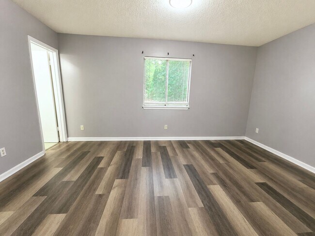 Building Photo - 1718 Horseshoe Dr