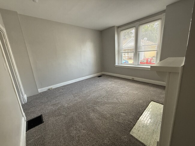 Building Photo - 2036 Mackoy St