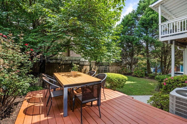 Building Photo - 161 Randolph St NE