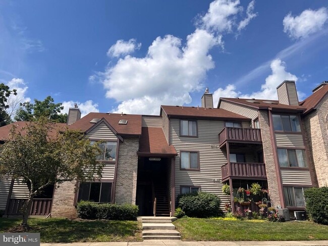 Building Photo - 4204B Aberdeen Dr