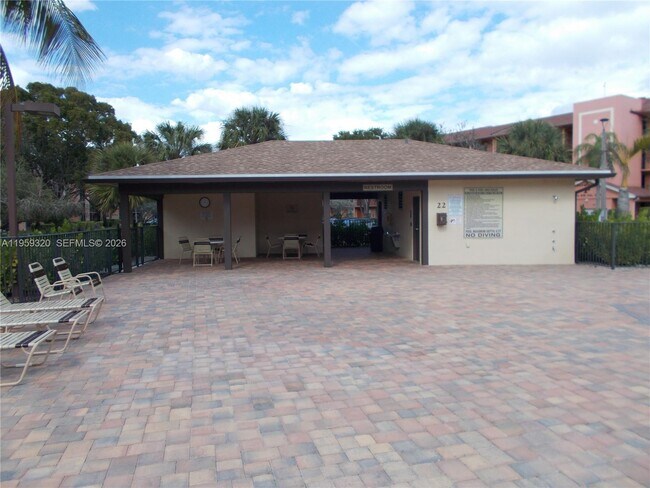 Building Photo - 701 SW 141st Ave