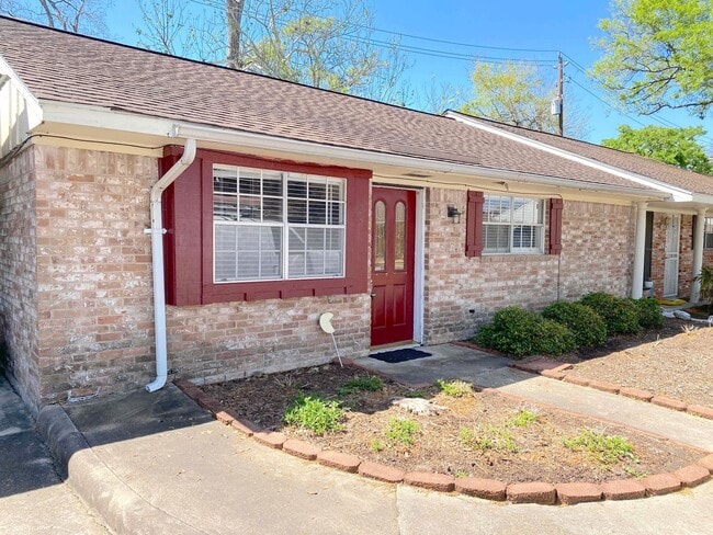 Primary Photo - SPRING BRANCH CONDO