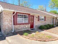 Building Photo - SPRING BRANCH CONDO