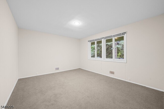 Building Photo - 29 Wayside Pl