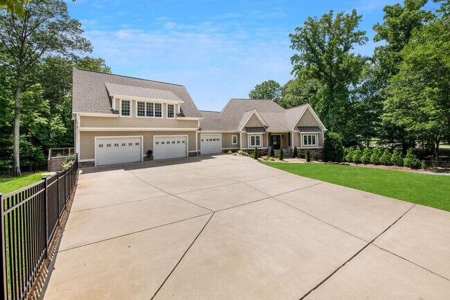Building Photo - 136 Bridlewood Dr