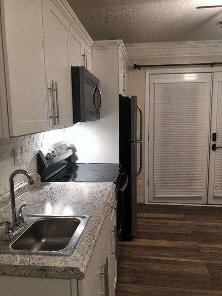 Building Photo - 1185 Johnson Rd