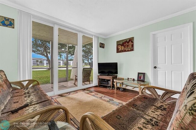 Building Photo - 9430 Poinciana Pl