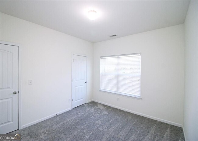 Building Photo - 1390 Napa Valley Dr SW