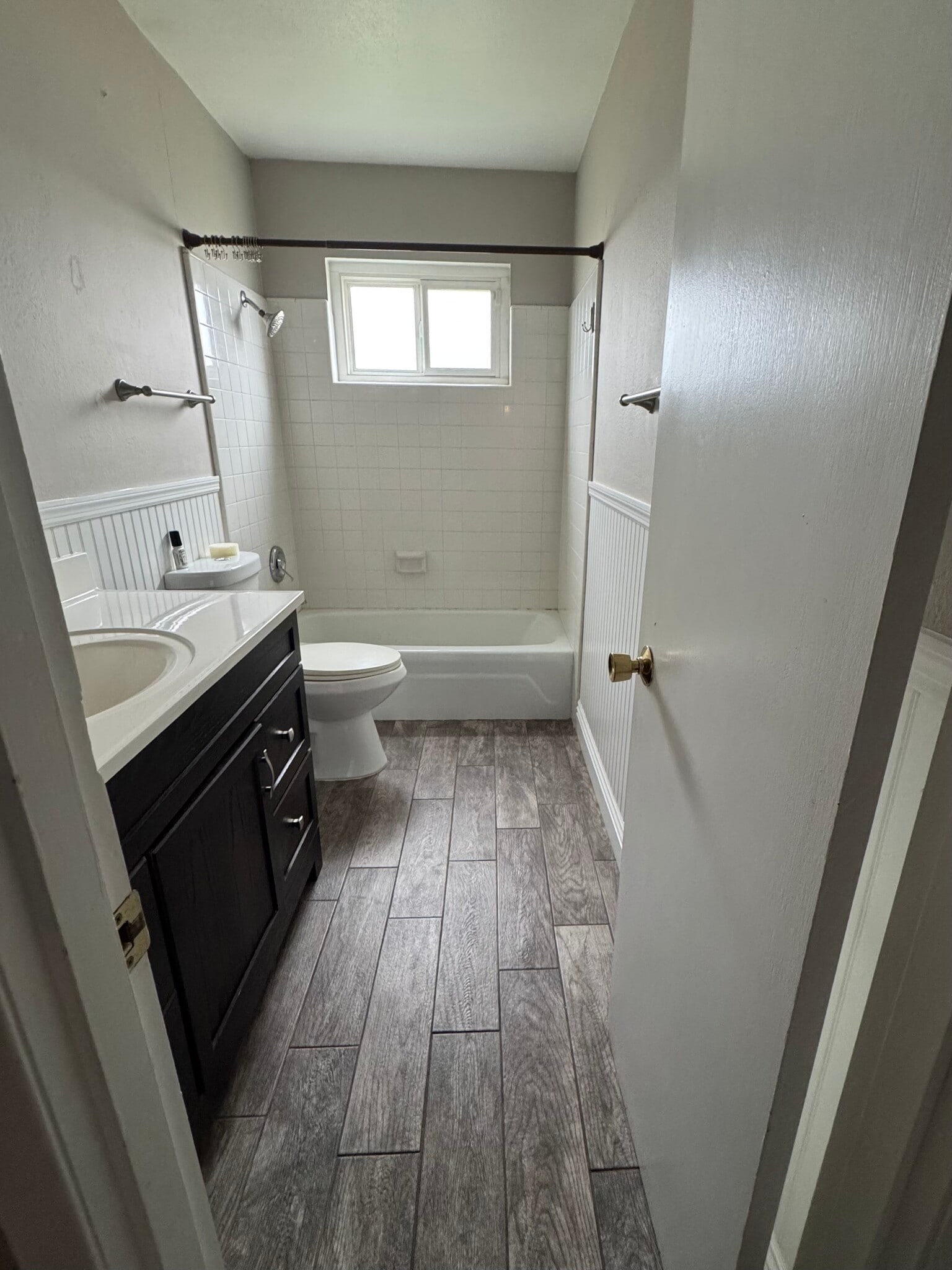 Bathroom - 1630 Ionian St