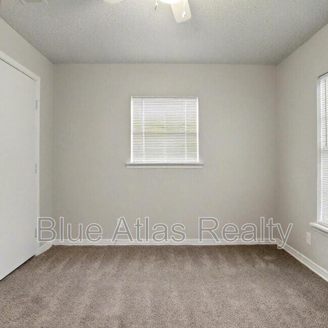 Building Photo - 4024 Wiman Dr