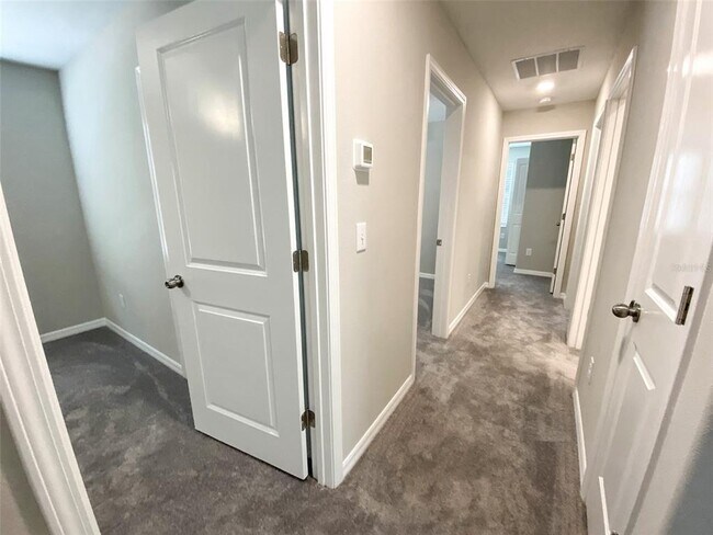 Building Photo - 3816 Hanover Dr