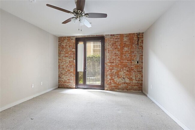 Building Photo - 709 Jackson Ave