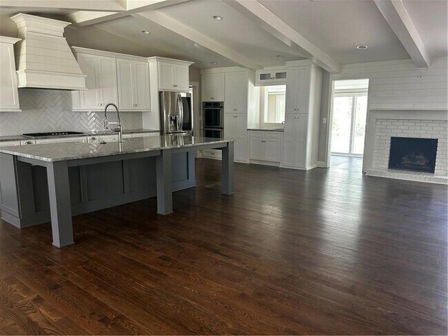 Building Photo - 265 Pebble Trail