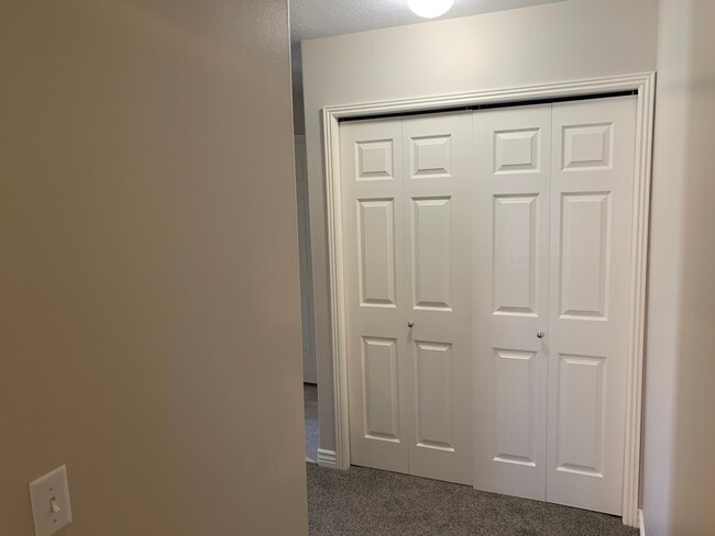 Building Photo - 325 E 100 S