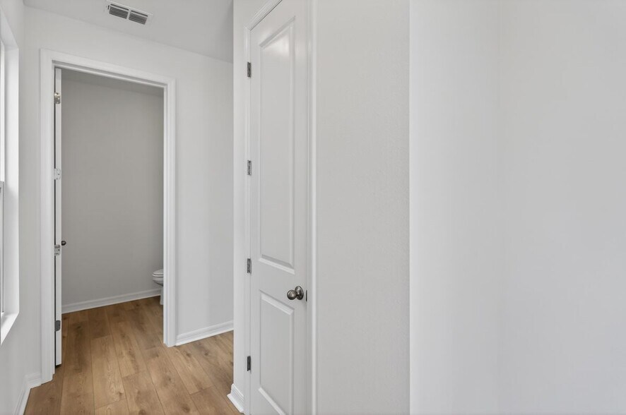 Building Photo - 2967 Embark Trl