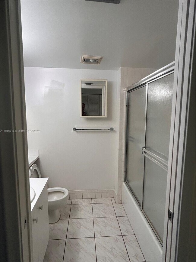 Building Photo - 1351 SW 125th Ave