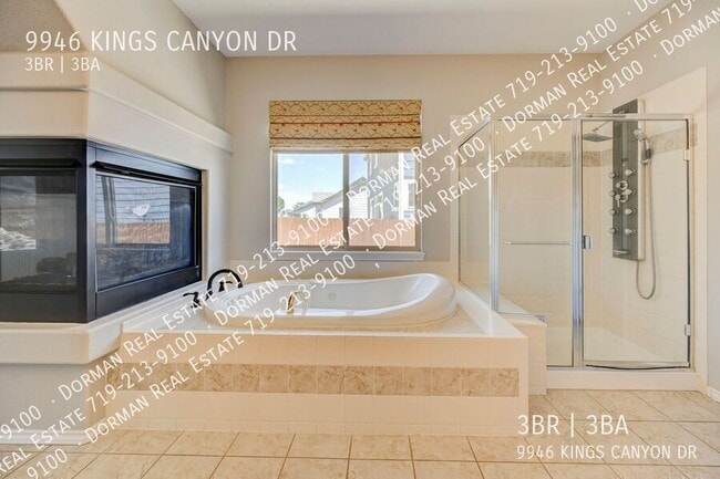 Building Photo - 9946 Kings Canyon Dr