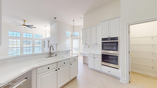 Building Photo - 10061 Vineyard Lake Rd E