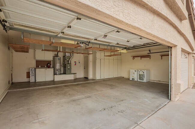 Building Photo - New Listing in Avondale