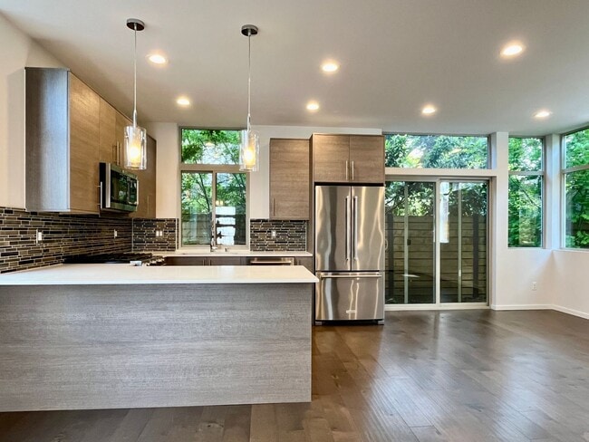 Building Photo - Charming Modern Stand-Alone Home in Ballar...