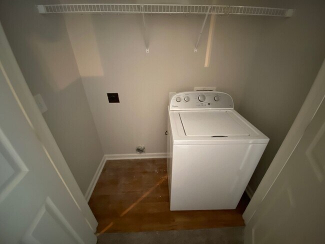 Building Photo - Pristine home located in Linda Vista!