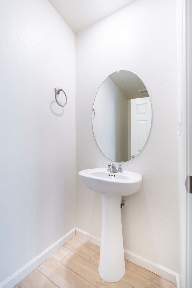 Building Photo - 6313 E Meritage Dr