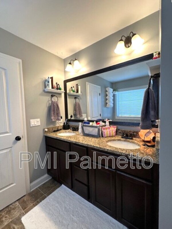 Building Photo - 226 Woolbright Ln