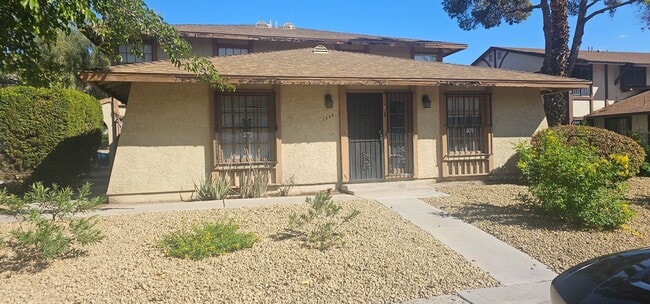 Primary Photo - Quaint 2 story Townhome for rent