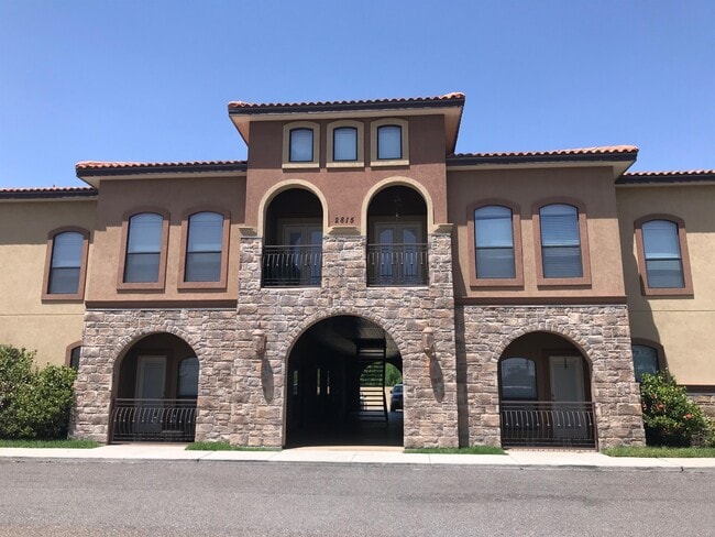 Building Photo - 2815 Mimosa St