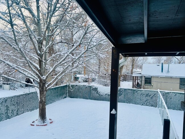 Building Photo - Half of a Duplex Available - 4 Bedroom 2 Bathroom in Lakewood