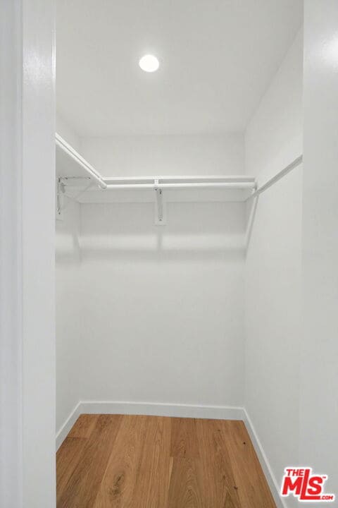 Building Photo - 7832 Croydon Ave