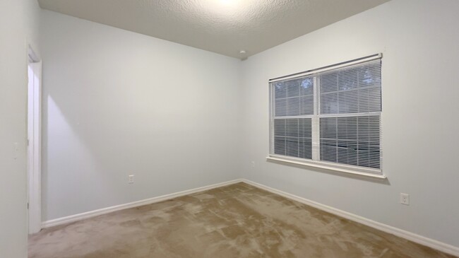 Building Photo - 1088 Avila Ln