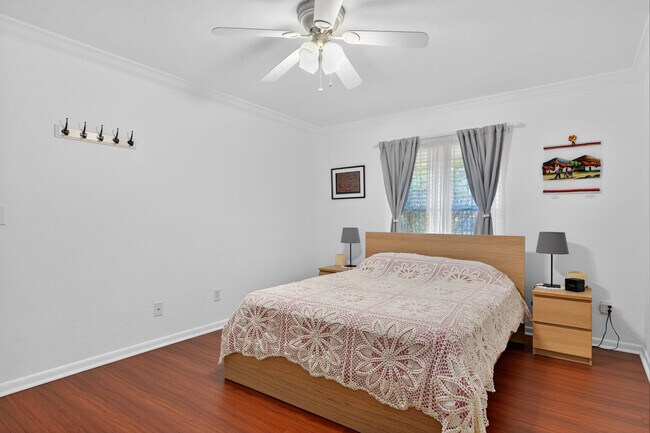 Building Photo - 4604 NW 44th Pl