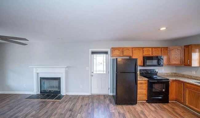 Building Photo - 4 Bdrm / 2.5 Bath Beautiful Lake Home at Central Virginia's largest Community