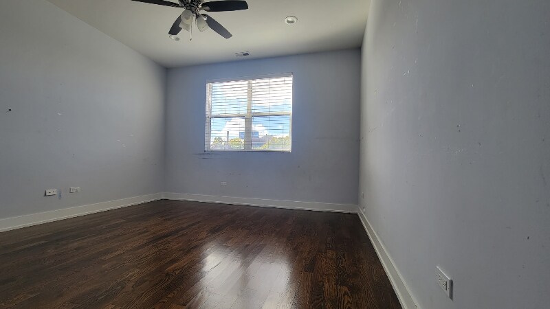 Building Photo - 504 S Oakley Blvd