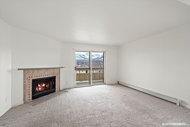 Building Photo - 2 Bed/ 2 Bath / Garage - Anchorage Condo!