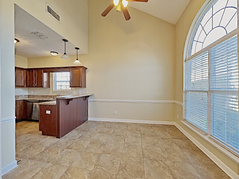 Building Photo - 1205 Sundown Ct