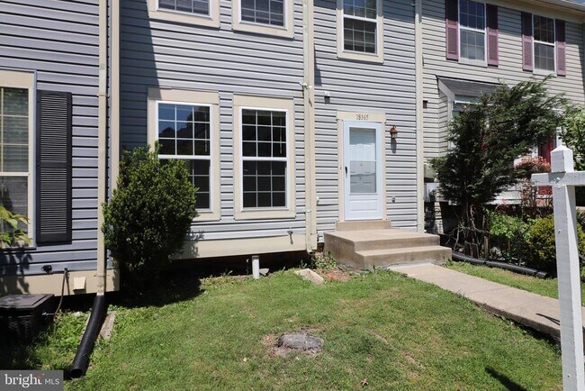 Building Photo - 18365 Honeylocust Cir