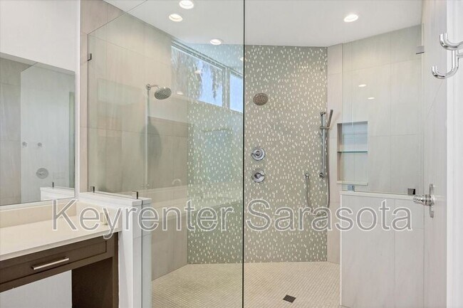 Building Photo - 5801 Gulf of Mexico Dr