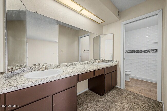 Building Photo - 4828 W Palo Verde Ave
