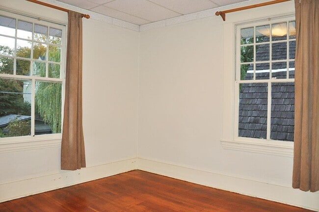 Building Photo - CLICK "REQUEST A TOUR" NOW!