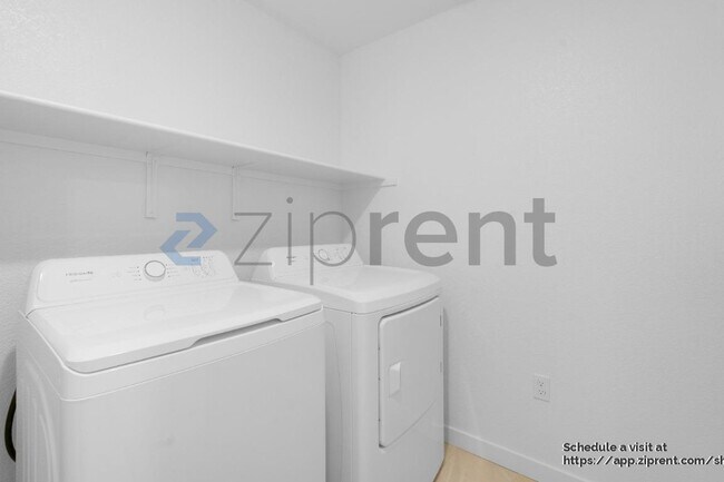 Building Photo - 8492 Anker Wy