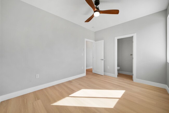 Building Photo - 1318 Malachite Ave