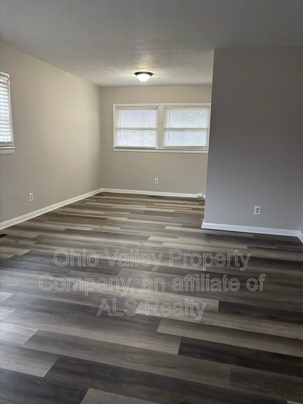 Building Photo - 2925 Rio Rita Ave