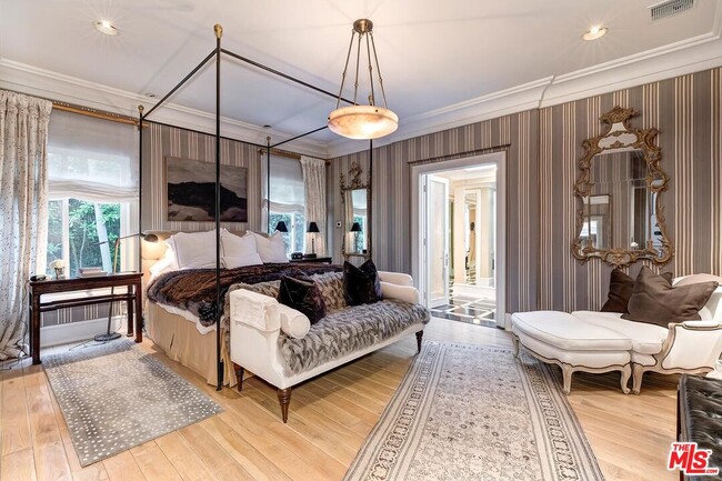 Building Photo - 2353 Bowmont Dr